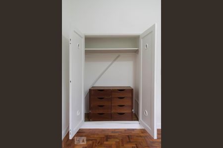Quarto 2 (Armários) de apartamento para alugar com 3 quartos, 90m² em Vila Mariana, São Paulo