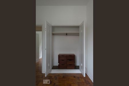 Apartamento para alugar com 90m², 3 quartos e sem vagaQuarto 3 (Armários)