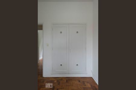 Apartamento para alugar com 90m², 3 quartos e sem vagaQuarto 3 (Armários)