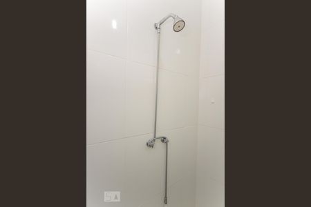 Banheiro de apartamento para alugar com 2 quartos, 66m² em Grajaú, Rio de Janeiro