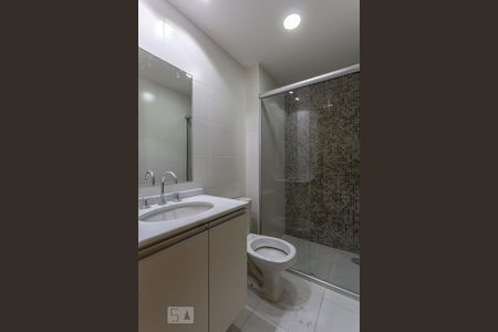 Banheiro de apartamento para alugar com 2 quartos, 82m² em Butantã, São Paulo
