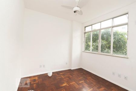 Suíte de apartamento para alugar com 4 quartos, 140m² em Icaraí, Niterói