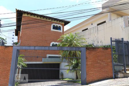 Casa à venda com 500m², 3 quartos e 4 vagasFachada