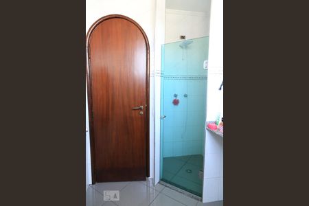 Casa à venda com 500m², 3 quartos e 4 vagasBanheiro da suíte 1