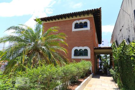 Casa à venda com 500m², 3 quartos e 4 vagasEntrada