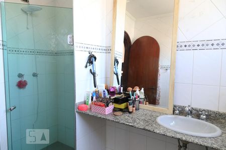 Casa à venda com 500m², 3 quartos e 4 vagasBanheiro da suíte 1