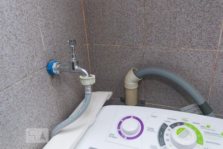 Casa para alugar com 13m², 1 quarto e sem vagaDetalhe da área de serviço