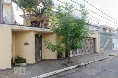 Casa para alugar com 270m², 4 quartos e 4 vagasFachada