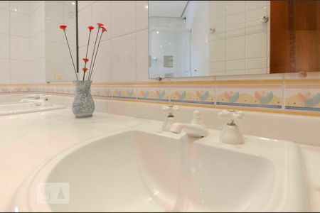 Casa para alugar com 270m², 4 quartos e 4 vagasBanheiro Quarto 2 e 3