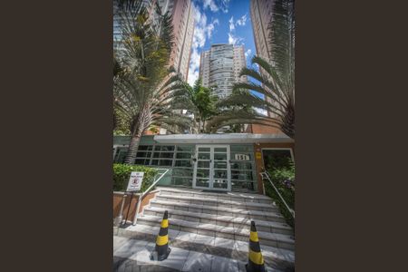 Fachada de apartamento à venda com 3 quartos, 125m² em Vila Olímpia, São Paulo