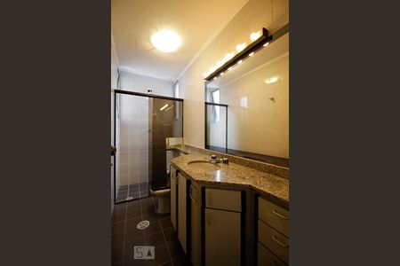 Banheiro de apartamento para alugar com 1 quarto, 65m² em Vila Anglo Brasileira, São Paulo