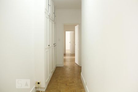 Corredor de apartamento para alugar com 4 quartos, 220m² em Bela Vista, São Paulo