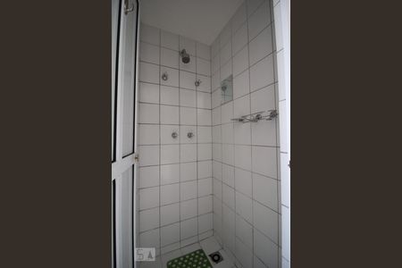 Banheiro de kitnet/studio para alugar com 1 quarto, 40m² em Consolação, São Paulo