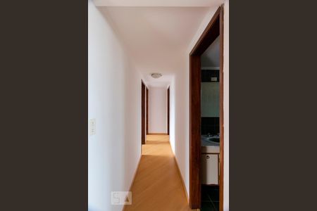 Corredor de apartamento para alugar com 3 quartos, 109m² em Vila Clementino, São Paulo