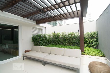 Studio à venda com 43m², 1 quarto e 1 vagaÁrea piscina