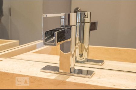 Lavabo  de apartamento para alugar com 2 quartos, 120m² em Vila Uberabinha, São Paulo