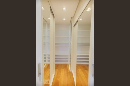 Apartamento para alugar com 120m², 2 quartos e 2 vagasCloset 