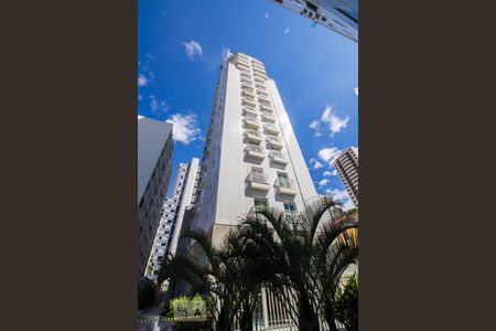 Apartamento para alugar com 28m², 1 quarto e 1 vaga Apartamento para alugar com 28m², 1 quarto e 1 vagaFachada