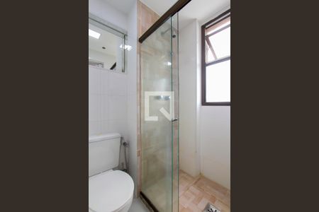 Apartamento à venda com 80m², 3 quartos e 2 vagasBanheiro do quarto da sala