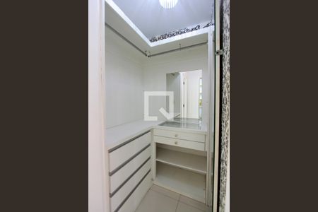 Apartamento à venda com 80m², 3 quartos e 2 vagasCloset 