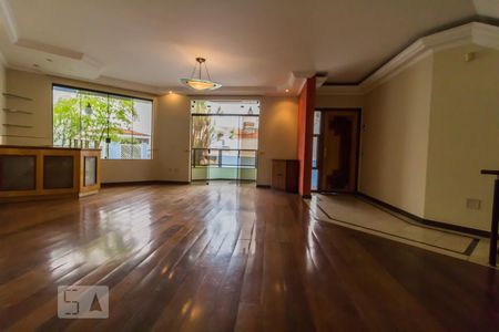 Sala de casa para alugar com 3 quartos, 650m² em Vila Rosália, Guarulhos