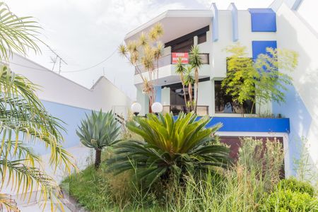 Casa à venda com 650m², 3 quartos e 7 vagasFachada