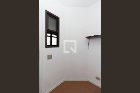 Apartamento à venda com 128m², 4 quartos e 2 vagas Apartamento à venda com 128m², 4 quartos e 2 vagasÁrea de serviço