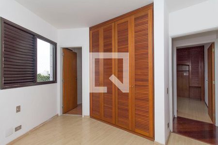 Apartamento à venda com 128m², 4 quartos e 2 vagas Apartamento à venda com 128m², 4 quartos e 2 vagasQuartoQuarto