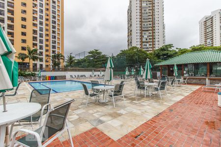 Apartamento para alugar com 120m², 3 quartos e 2 vagasPiscina