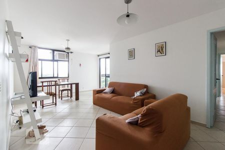 Sala de apartamento para alugar com 3 quartos, 120m² em Barra da Tijuca, Rio de Janeiro