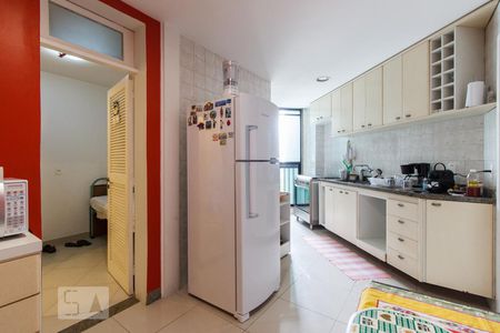 Apartamento para alugar com 120m², 3 quartos e 2 vagasCozinha