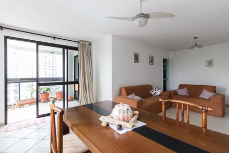 Sala de apartamento para alugar com 3 quartos, 120m² em Barra da Tijuca, Rio de Janeiro