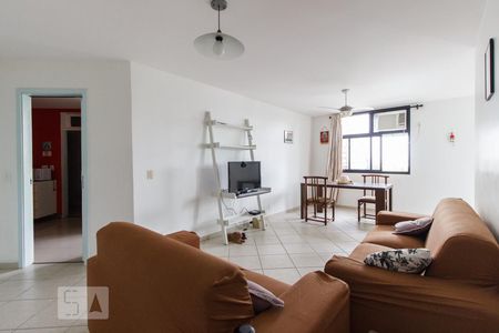 Sala de apartamento para alugar com 3 quartos, 120m² em Barra da Tijuca, Rio de Janeiro