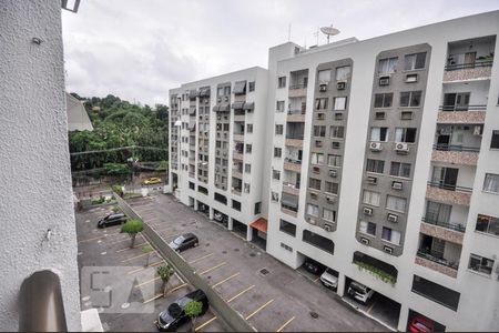 Apartamento para alugar com 70m², 2 quartos e 1 vaga Apartamento para alugar com 70m², 2 quartos e 1 vagaVaranda
