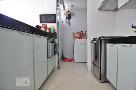 Apartamento à venda com 86m², 2 quartos e 2 vagasCozinha