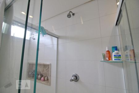 Apartamento à venda com 86m², 2 quartos e 2 vagasChuveiro