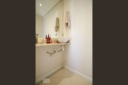 Lavabo de apartamento à venda com 2 quartos, 86m² em Vila Suzana, São Paulo