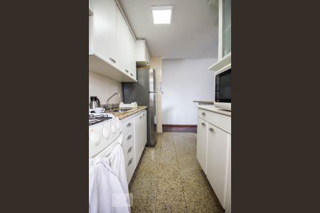Apartamento para alugar com 60m², 1 quarto e 2 vagas Apartamento para alugar com 60m², 1 quarto e 2 vagasCozinha