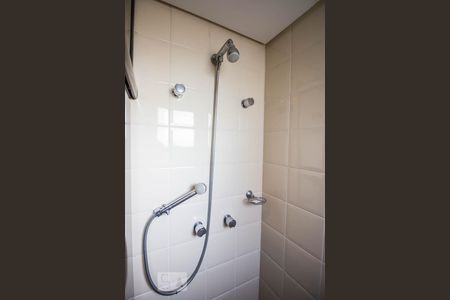 Apartamento para alugar com 60m², 1 quarto e 2 vagas Apartamento para alugar com 60m², 1 quarto e 2 vagasBanheiro suíte detalhe