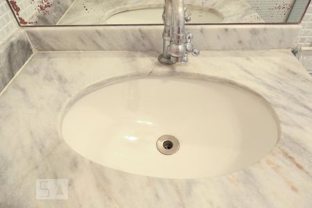 Apartamento à venda com 65m², 2 quartos e 1 vagaBanheiro da suíte