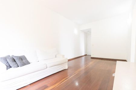 Sala de apartamento para alugar com 1 quarto, 56m² em Humaitá, Rio de Janeiro