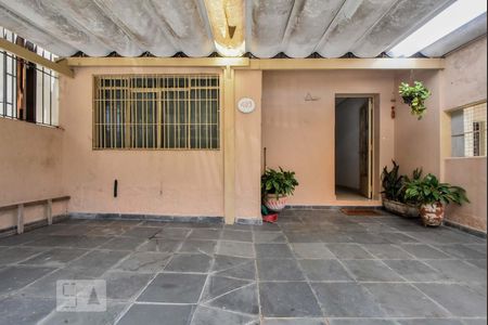 Garagem de casa à venda com 4 quartos, 117m² em Jardim Aeroporto, São Paulo