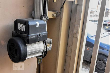 Garagem de casa à venda com 4 quartos, 117m² em Jardim Aeroporto, São Paulo