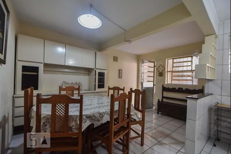 Casa à venda com 117m², 4 quartos e 2 vagasCopa