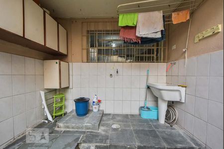 Casa à venda com 117m², 4 quartos e 2 vagasLavanderia