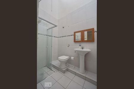 Casa à venda com 117m², 4 quartos e 2 vagasBanheiro 02