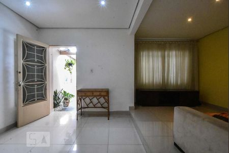 Casa à venda com 117m², 4 quartos e 2 vagasDetalhe Sala