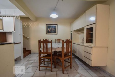 Casa à venda com 117m², 4 quartos e 2 vagasCopa