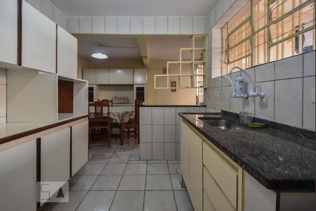 Casa à venda com 117m², 4 quartos e 2 vagasCozinha