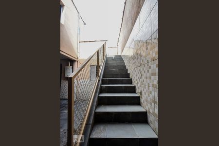 Casa à venda com 117m², 4 quartos e 2 vagasEscada Varanda